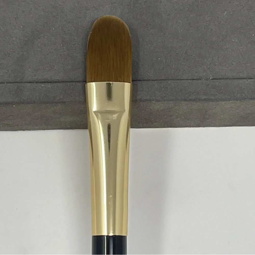 Chanel #11 Concealer Make Up Brush NEW
